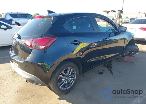 2020 Toyota Yaris Le z USA, uszkodzony, nr VIN 3MYDLBJV9LY702098